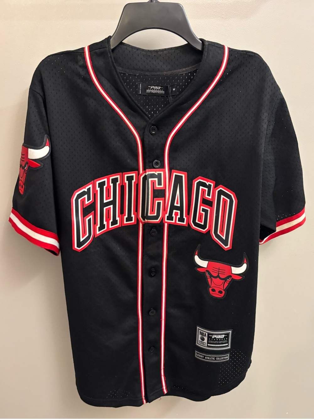 Chicago Bulls NBA Ultra Game Men's Medium Button Up Baseball Style Jersey Black